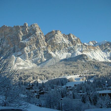 Hotel Villa Nevada Cortina d'Ampezzo Exterior photo